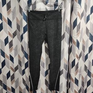 Fabletics Stride 9 High-Waisted Leggings NWT